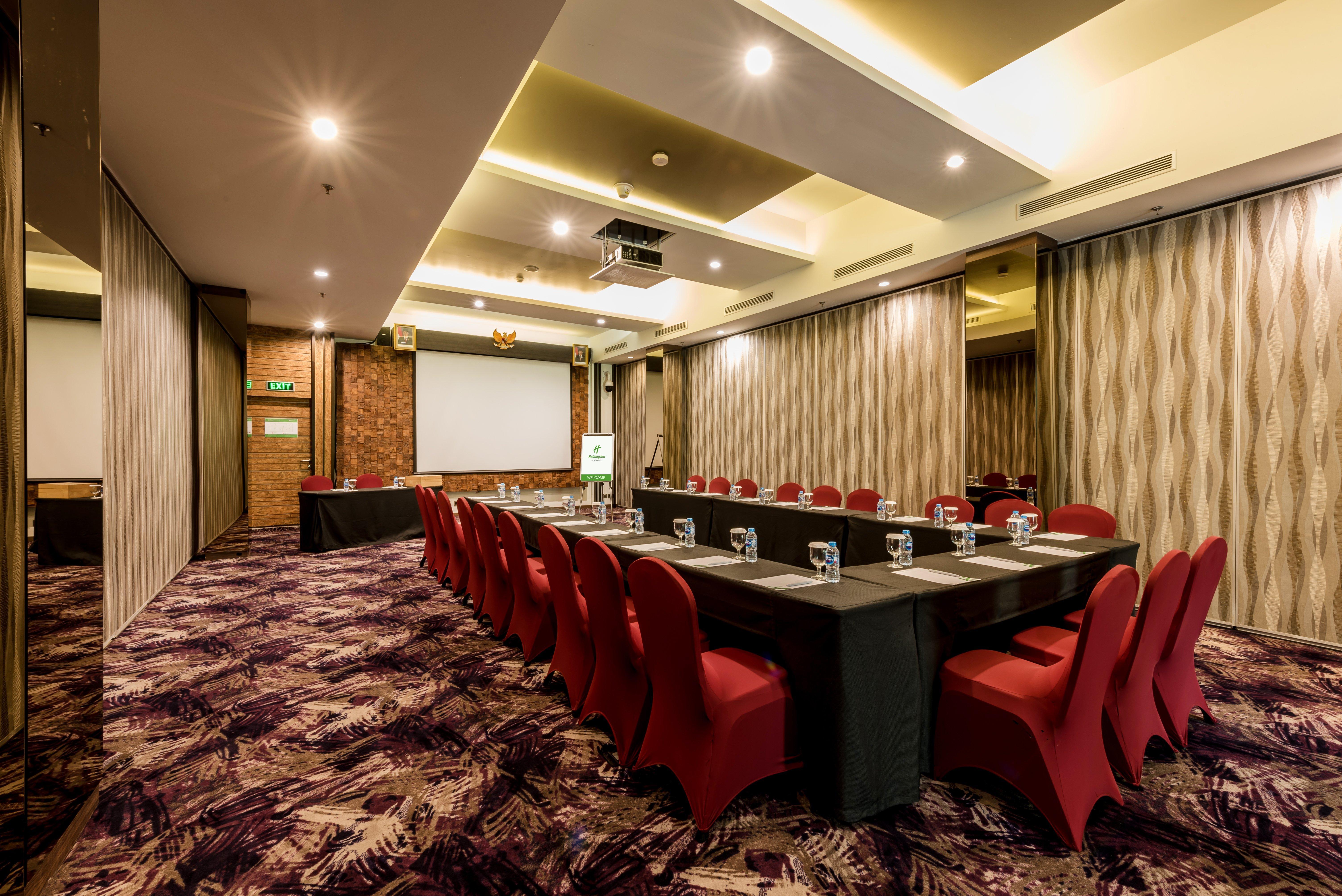 Holiday Inn Cikarang Jababeka By Ihg Экстерьер фото