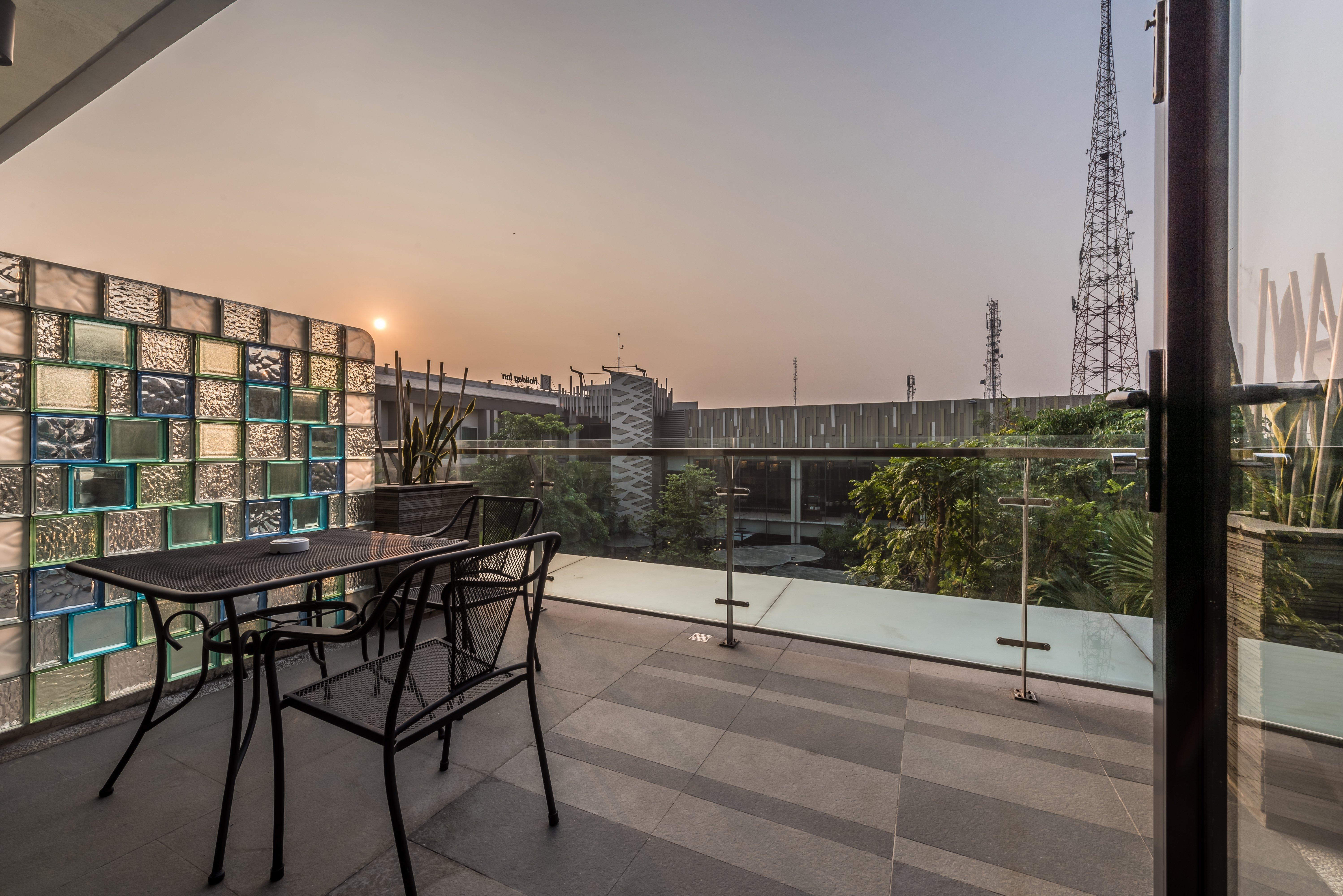 Holiday Inn Cikarang Jababeka By Ihg Экстерьер фото