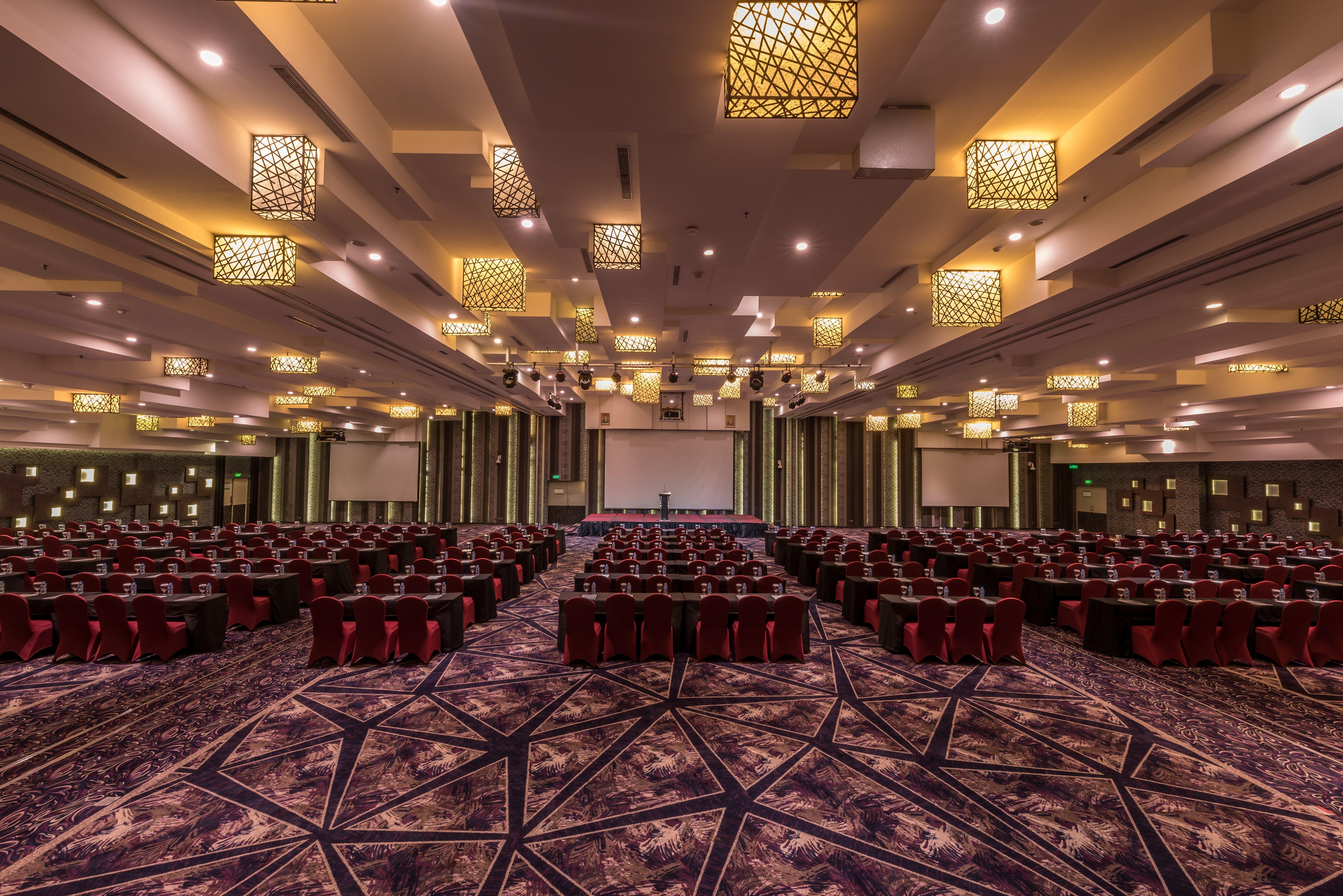 Holiday Inn Cikarang Jababeka By Ihg Экстерьер фото