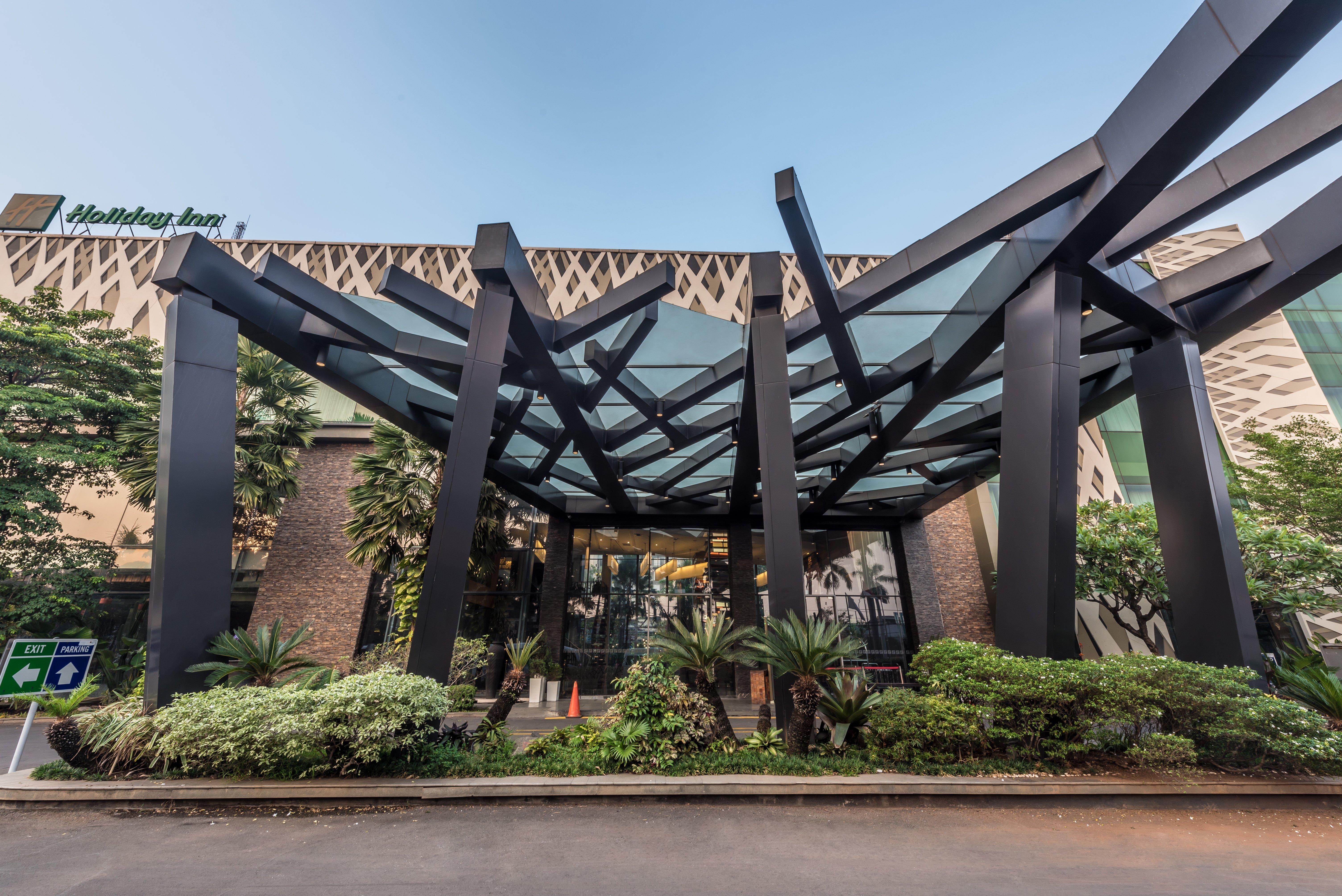 Holiday Inn Cikarang Jababeka By Ihg Экстерьер фото