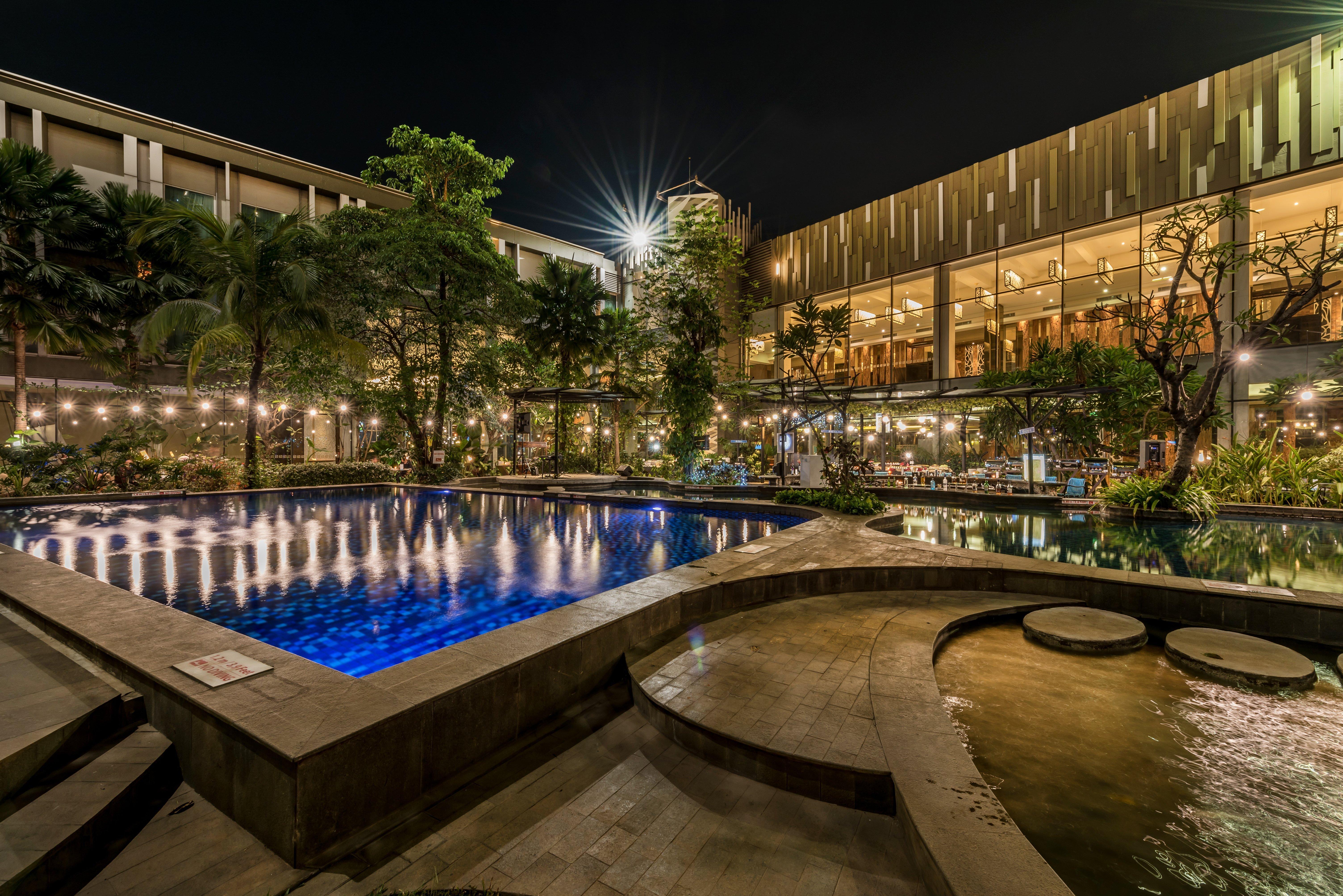 Holiday Inn Cikarang Jababeka By Ihg Экстерьер фото