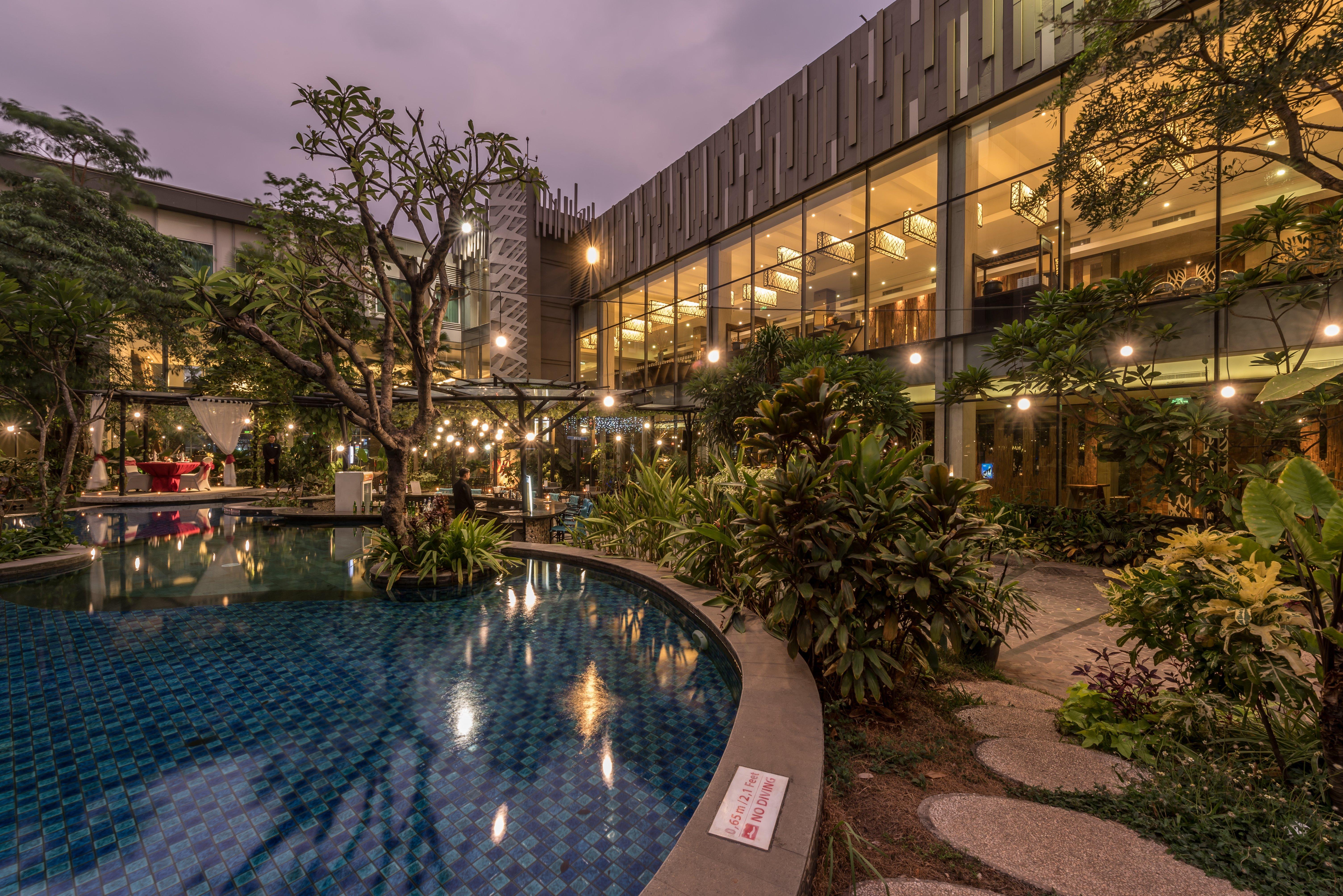 Holiday Inn Cikarang Jababeka By Ihg Экстерьер фото