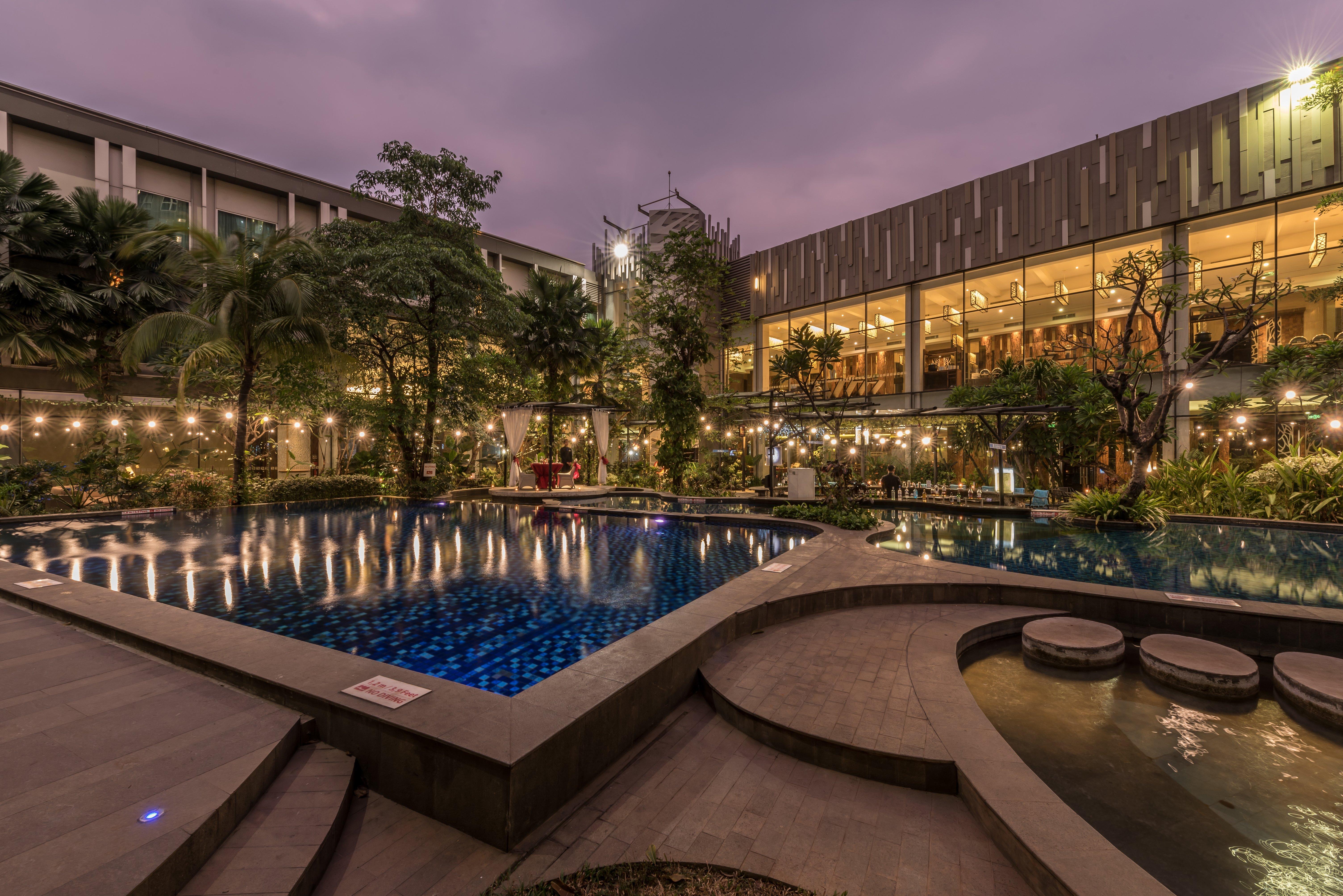 Holiday Inn Cikarang Jababeka By Ihg Экстерьер фото