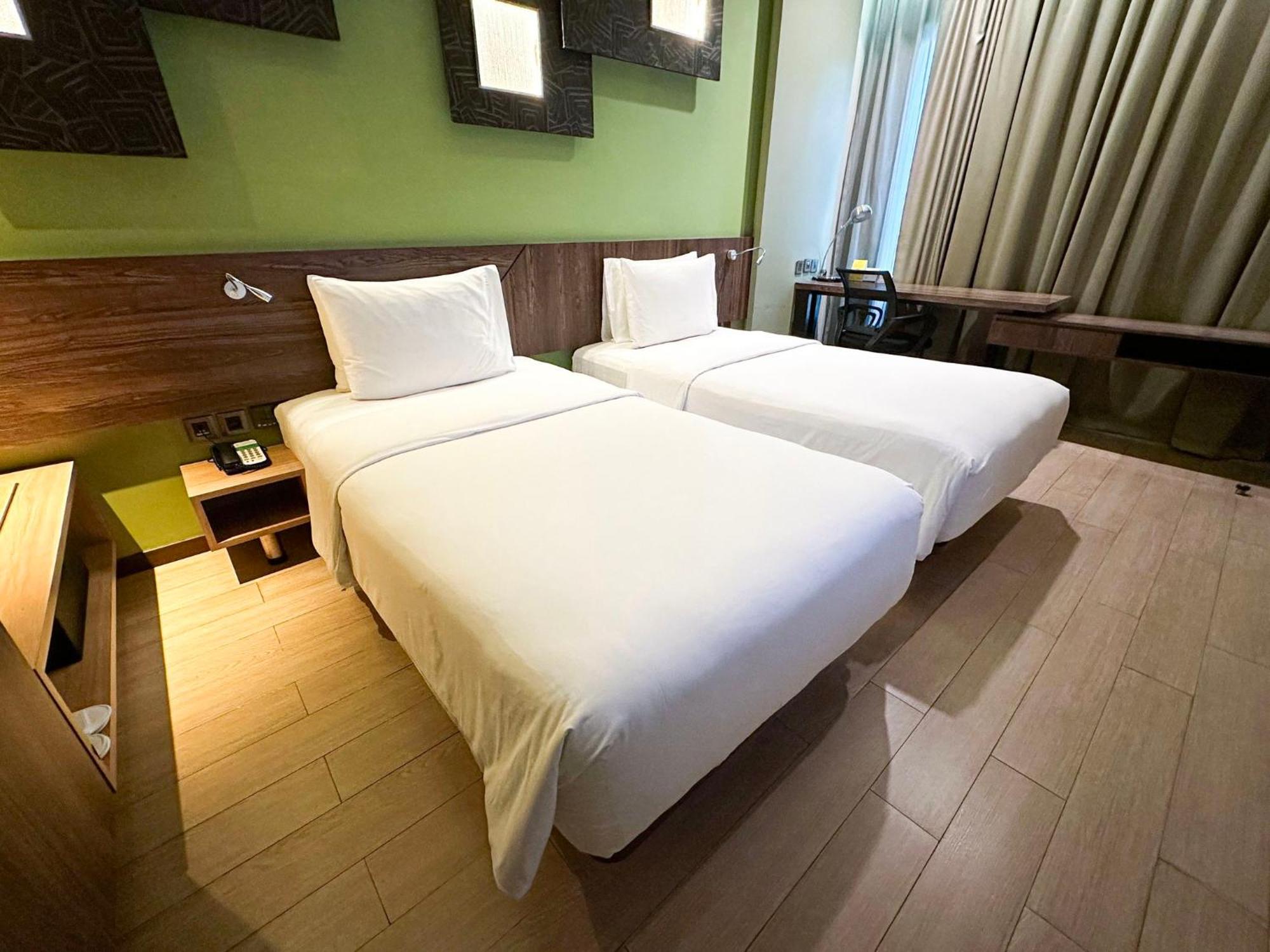 Holiday Inn Cikarang Jababeka By Ihg Экстерьер фото