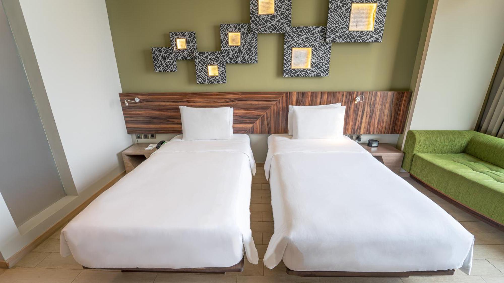Holiday Inn Cikarang Jababeka By Ihg Экстерьер фото