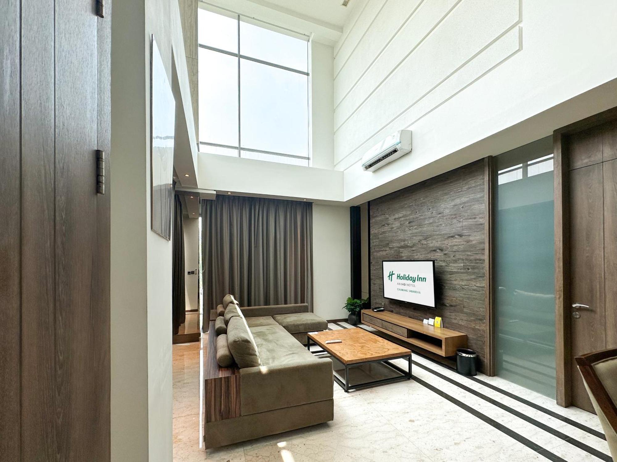 Holiday Inn Cikarang Jababeka By Ihg Экстерьер фото